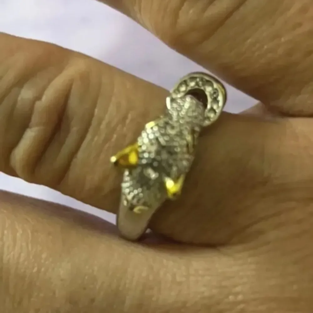 Vintage Simulated Diamond Unisex Leopard Shape Ring Sz 8